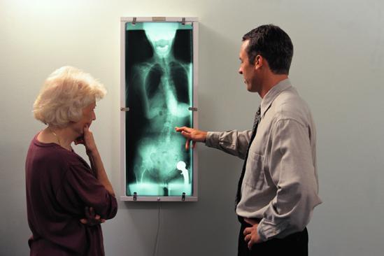 Si vous avez des problèmes articulaires, votre généraliste peut vous orienter vers un rhumatologue